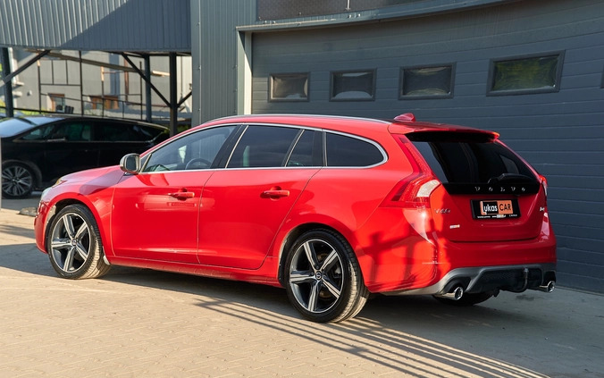 Volvo V60 cena 75900 przebieg: 163000, rok produkcji 2018 z Piotrków Kujawski małe 781